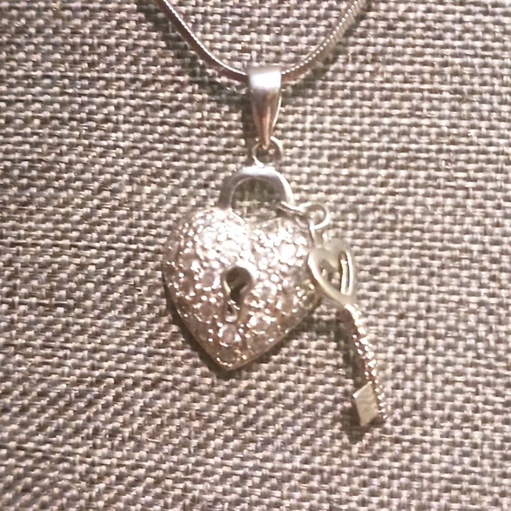 Sterling Silver w/ Crystal Heart Lock Key Pendant w/ Chain - Pre-loved (18"-20")